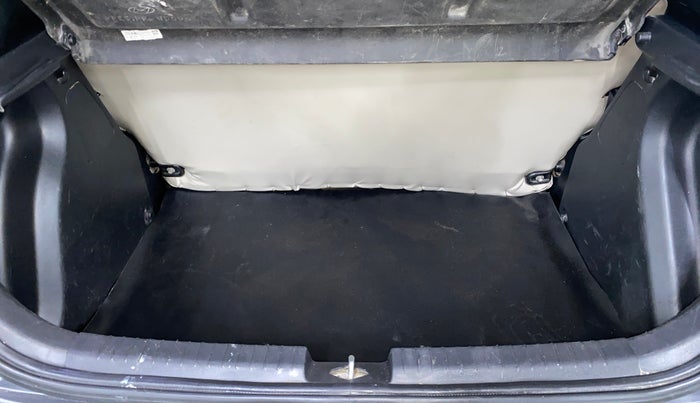 2016 Hyundai Elite i20 MAGNA 1.2, Petrol, Manual, 87,810 km, Boot Inside