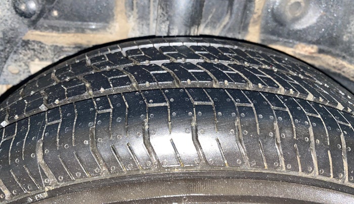 2016 Hyundai Elite i20 MAGNA 1.2, Petrol, Manual, 87,810 km, Right Rear Tyre Tread