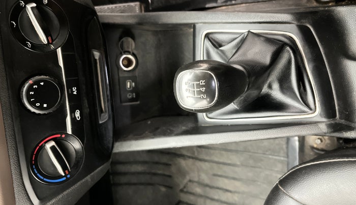 2017 Hyundai Elite i20 MAGNA EXECUTIVE 1.2, Petrol, Manual, 60,240 km, Gear Lever