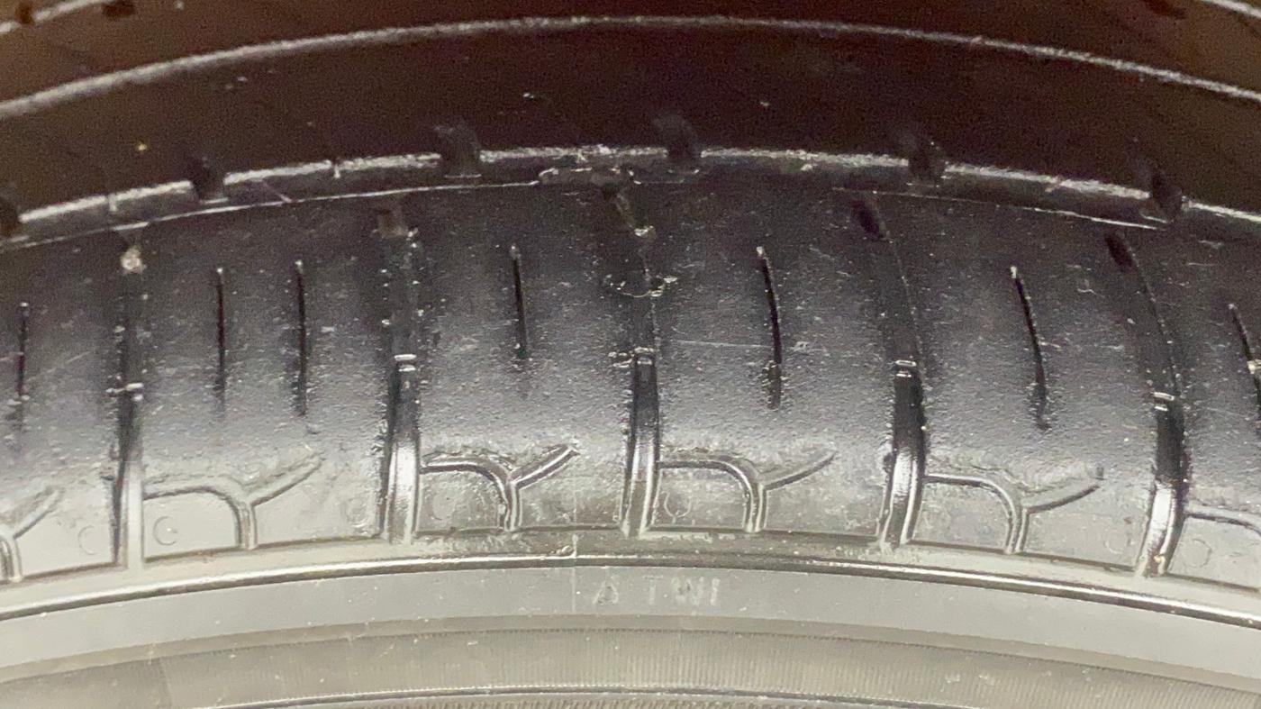 2014 Maruti Alto K10 VXI, Petrol, Manual, 52,728 km, Left Front Tyre Tread