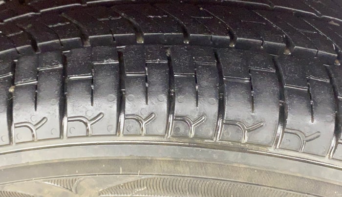 2014 Maruti Alto K10 VXI, Petrol, Manual, 52,722 km, Left Rear Tyre Tread