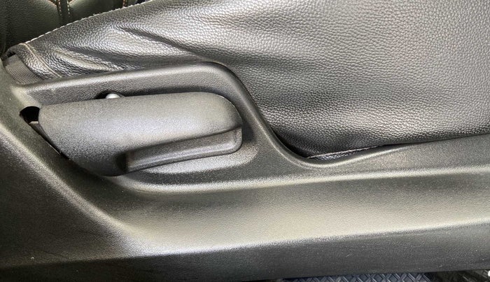 2015 Maruti Swift VXI, Petrol, Manual, 61,700 km, Driver Side Adjustment Panel