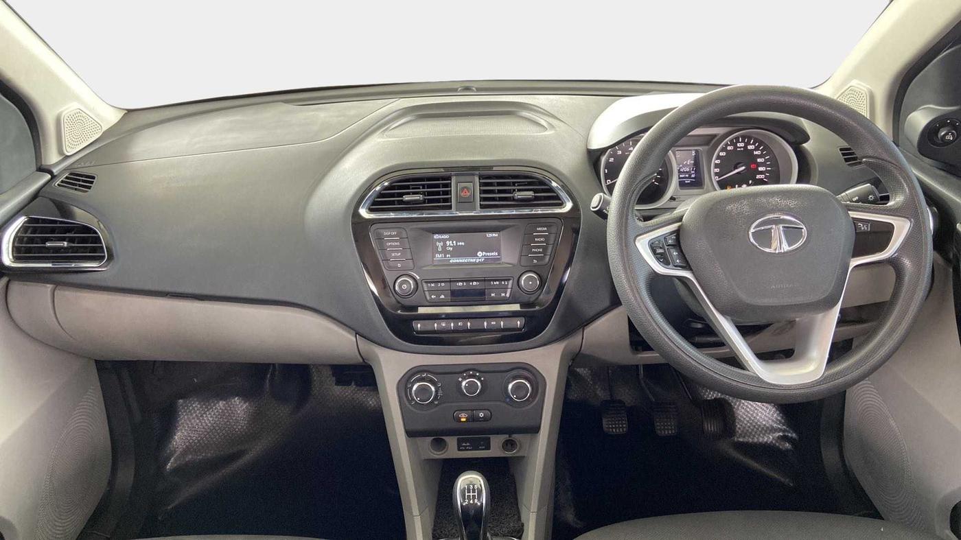 2016 Tata Tiago XZ PETROL, Petrol, Manual, 1,20,598 km, Dashboard
