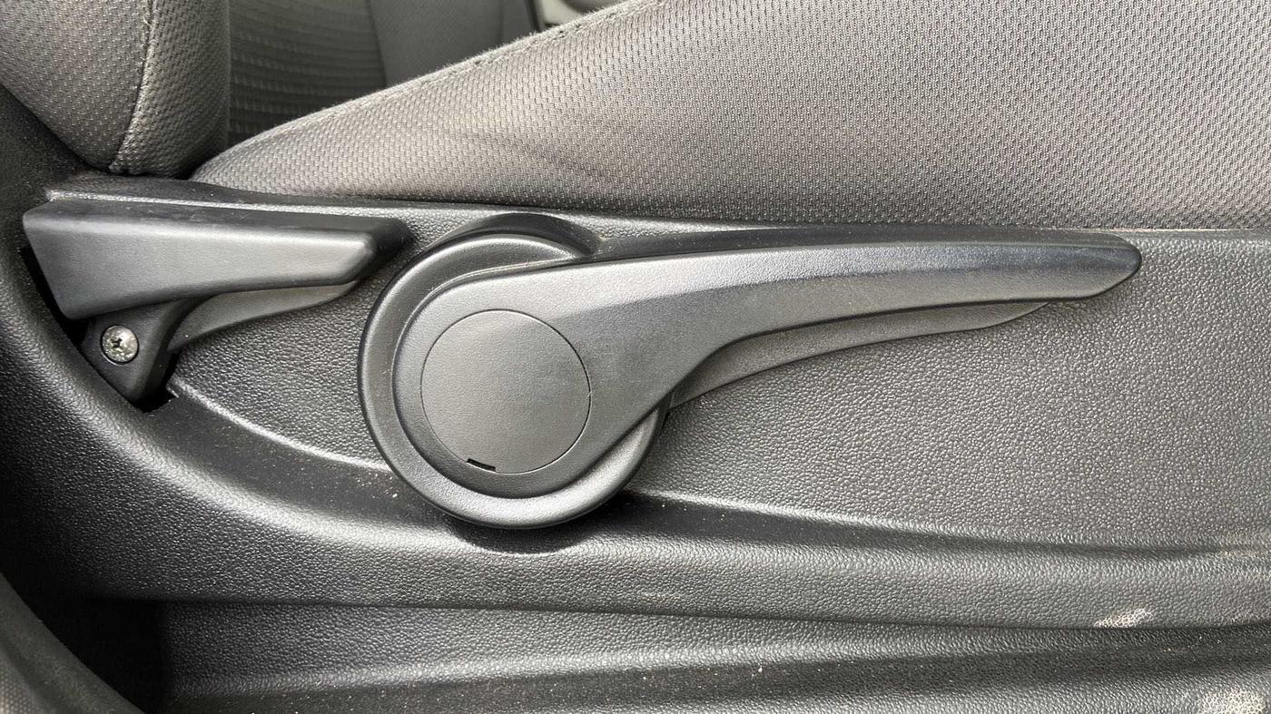 2016 Tata Tiago XZ PETROL, Petrol, Manual, 1,20,598 km, Driver Side Adjustment Panel