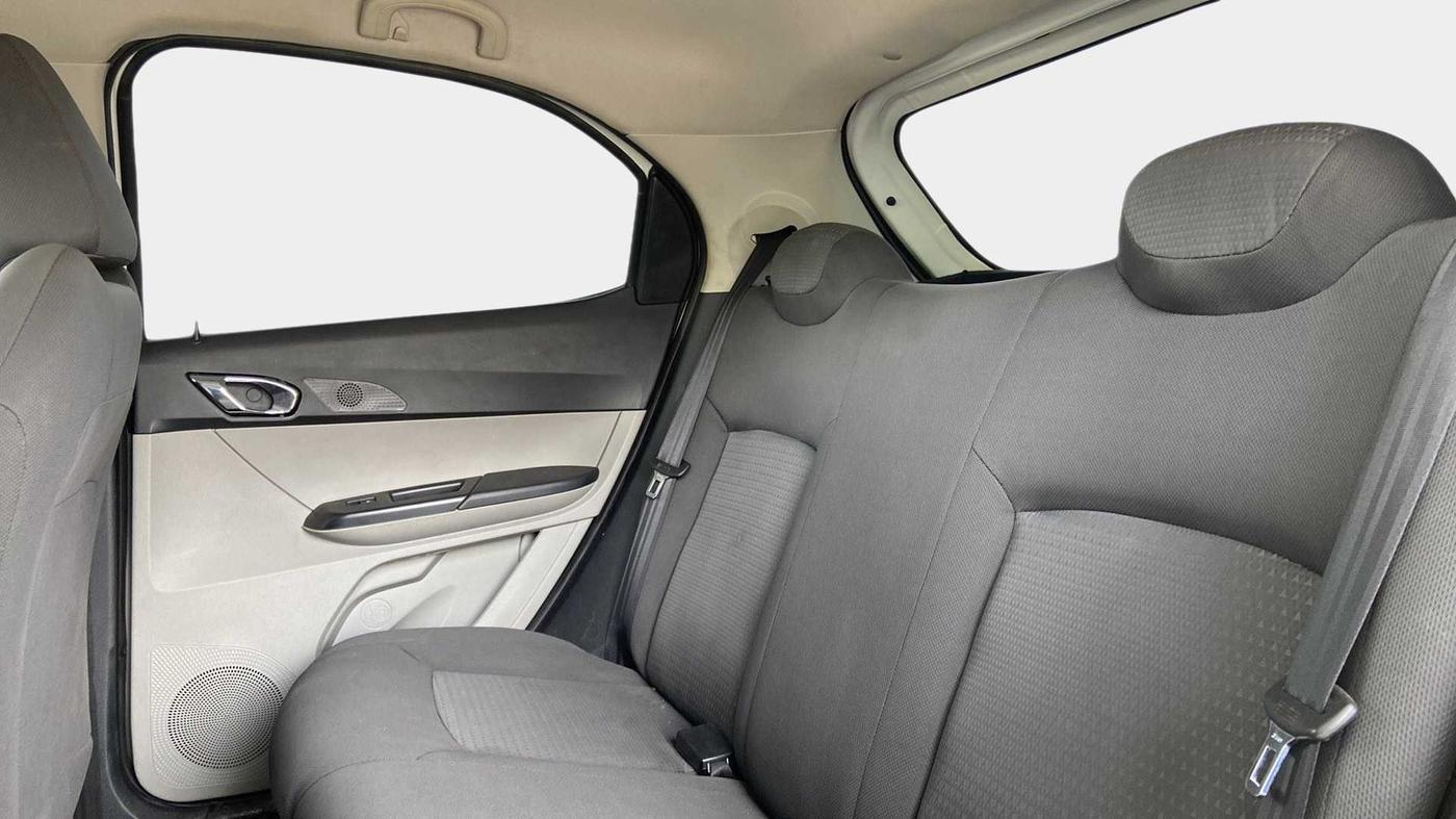 2016 Tata Tiago XZ PETROL, Petrol, Manual, 1,20,598 km, Right Side Rear Door Cabin