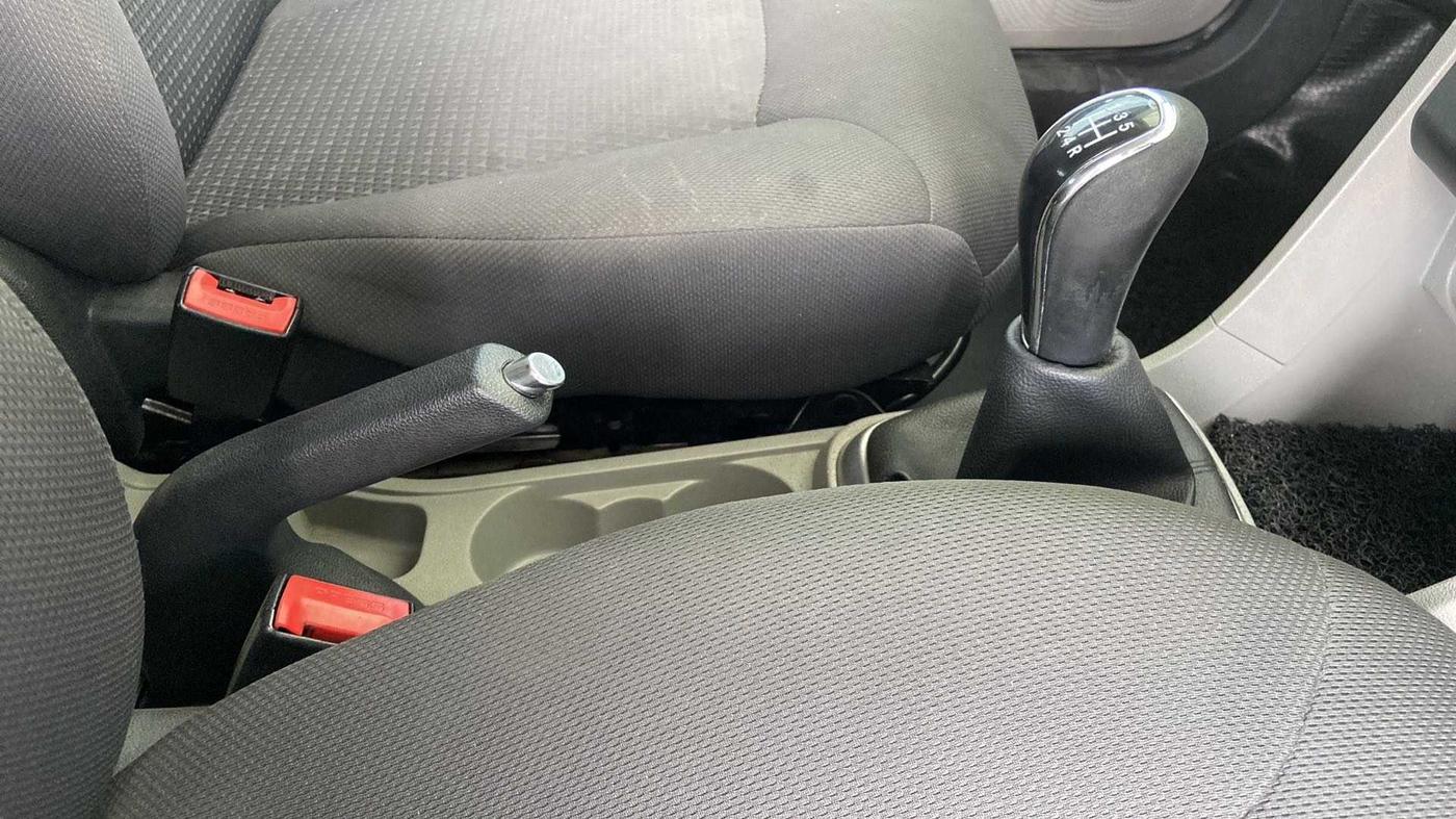 2016 Tata Tiago XZ PETROL, Petrol, Manual, 1,20,598 km, Gear Lever