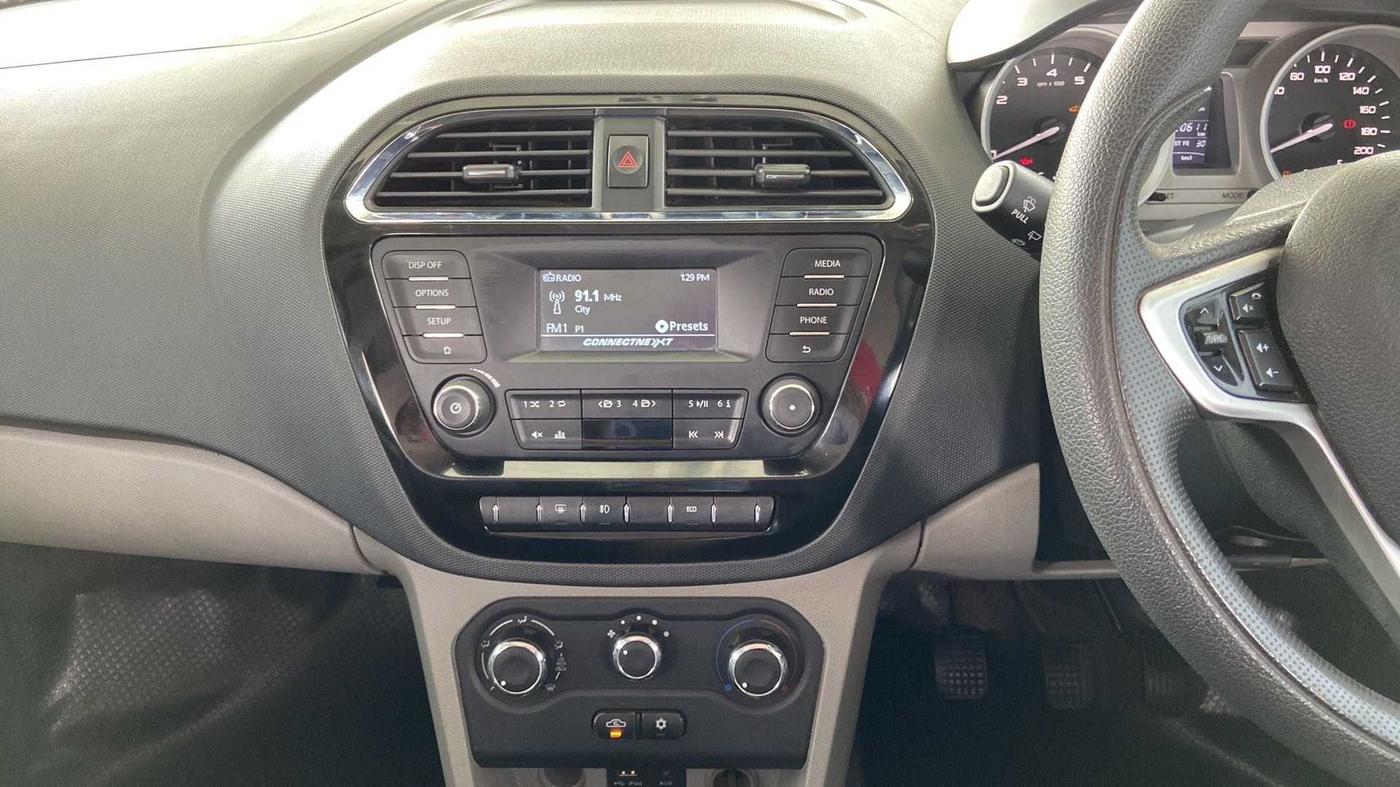 2016 Tata Tiago XZ PETROL, Petrol, Manual, 1,20,598 km, Air Conditioner