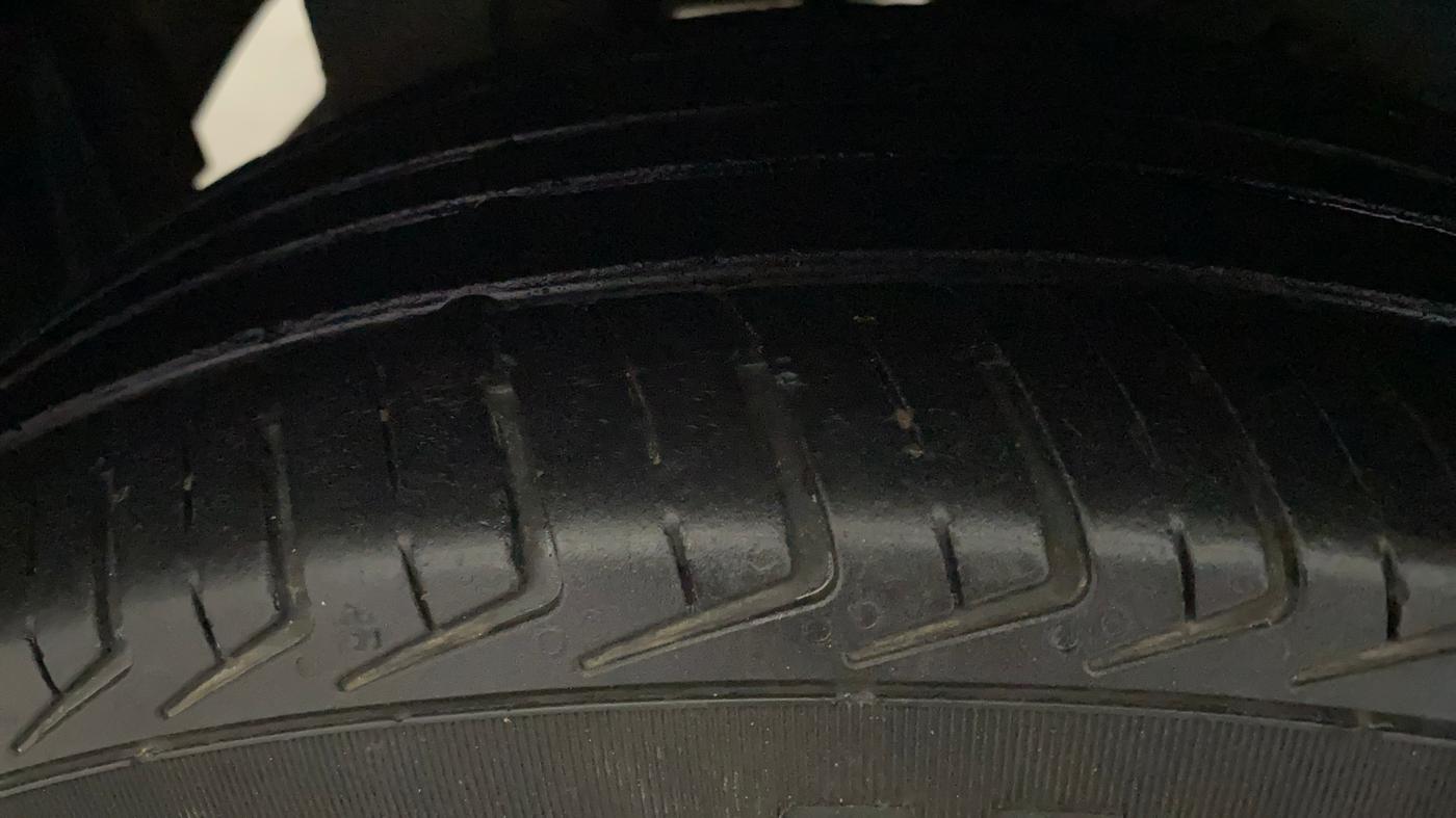 2013 Maruti A Star VXI (ABS) AT, Petrol, Automatic, 51,990 km, Right Rear Tyre Tread