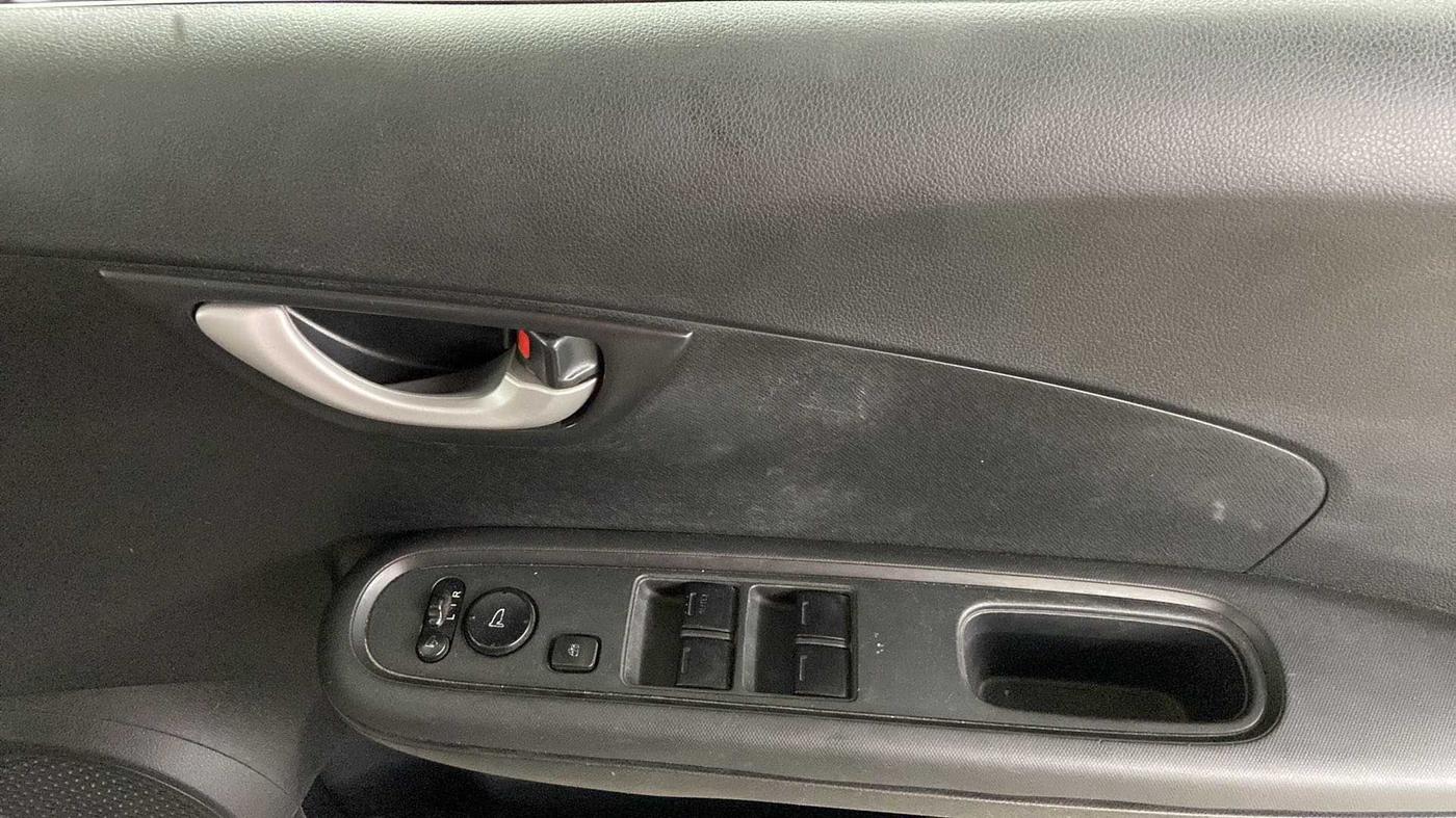 2017 Honda Brio VX AT, Petrol, Automatic, 43,148 km, Driver Side Door Panels Control