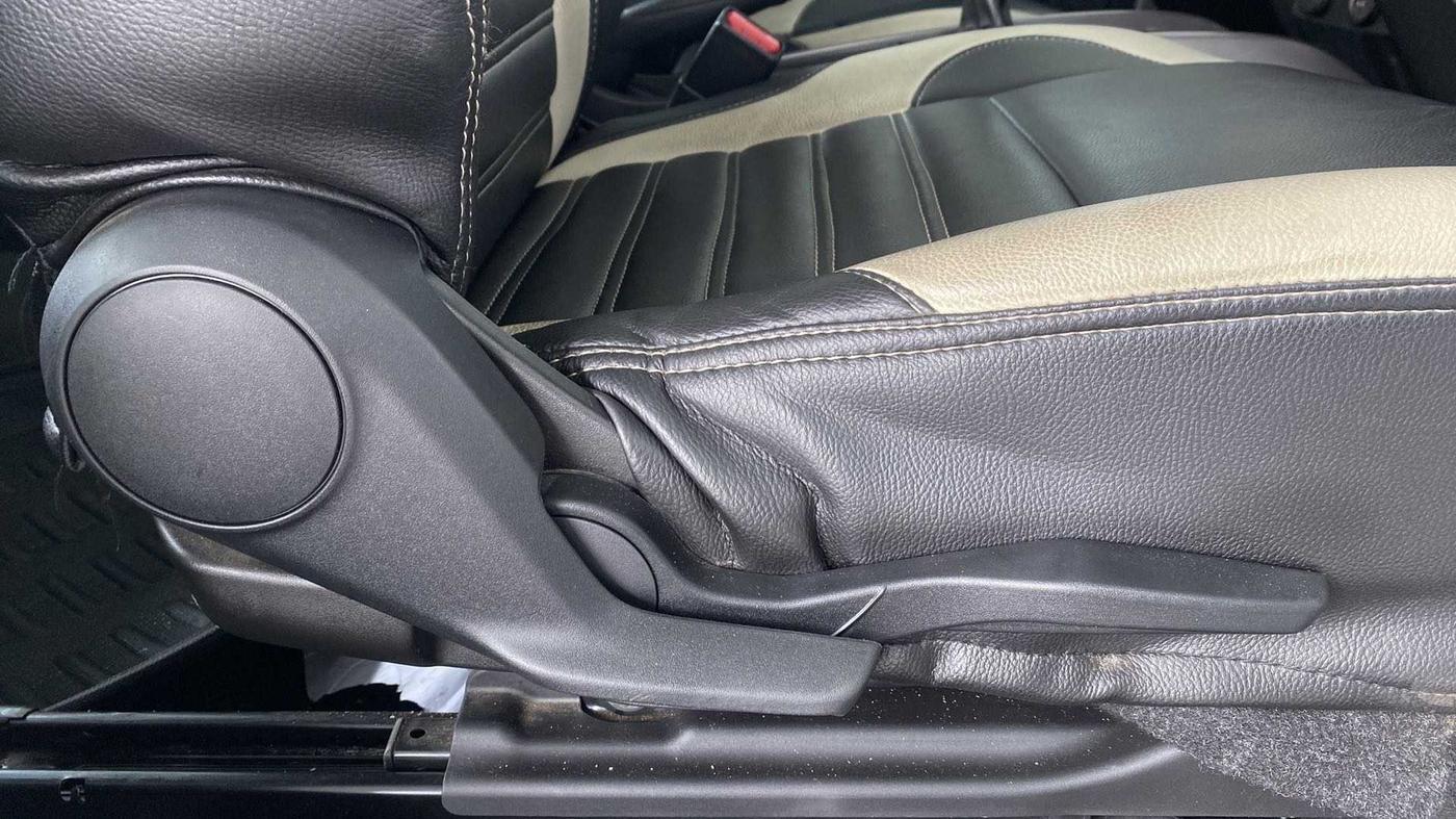 2019 Toyota Glanza V, Petrol, Manual, 16,386 km, Driver Side Adjustment Panel