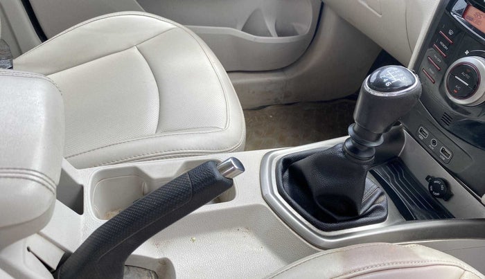 2019 Mahindra XUV300 W8 (O) 1.5 DIESEL, Diesel, Manual, 1,16,573 km, Gear Lever