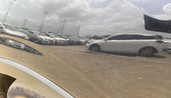 2019 Mahindra XUV300 W8 (O) 1.5 DIESEL, Diesel, Manual, 1,16,573 km, Left fender - Minor scratches