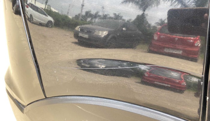 2019 Mahindra XUV300 W8 (O) 1.5 DIESEL, Diesel, Manual, 1,16,573 km, Right quarter panel - Minor scratches