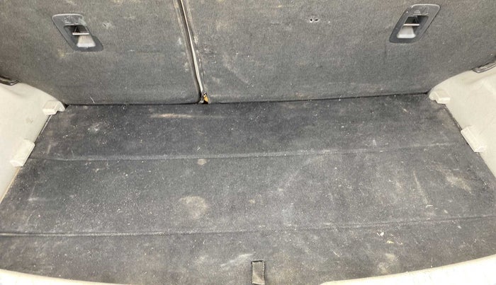 2019 Mahindra XUV300 W8 (O) 1.5 DIESEL, Diesel, Manual, 1,16,573 km, Boot Inside