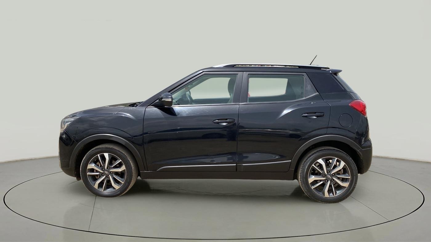 2019 Mahindra XUV300 W8 (O) 1.5 DIESEL, Diesel, Manual, 1,16,573 km, Left Side