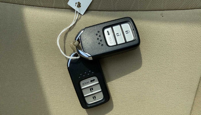 2022 Honda City 1.5L I-VTEC V MT 5TH GEN, Petrol, Manual, 13,407 km, Key Close Up