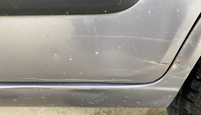 2016 Maruti Wagon R 1.0 VXI, Petrol, Manual, 47,202 km, Left running board - Slightly dented