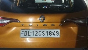2019 Renault TRIBER RXT, Petrol, Manual, 56,524 km, Dicky (Boot door) - Slightly dented