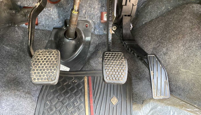 2019 Maruti Alto VXI, Petrol, Manual, 18,060 km, Pedals