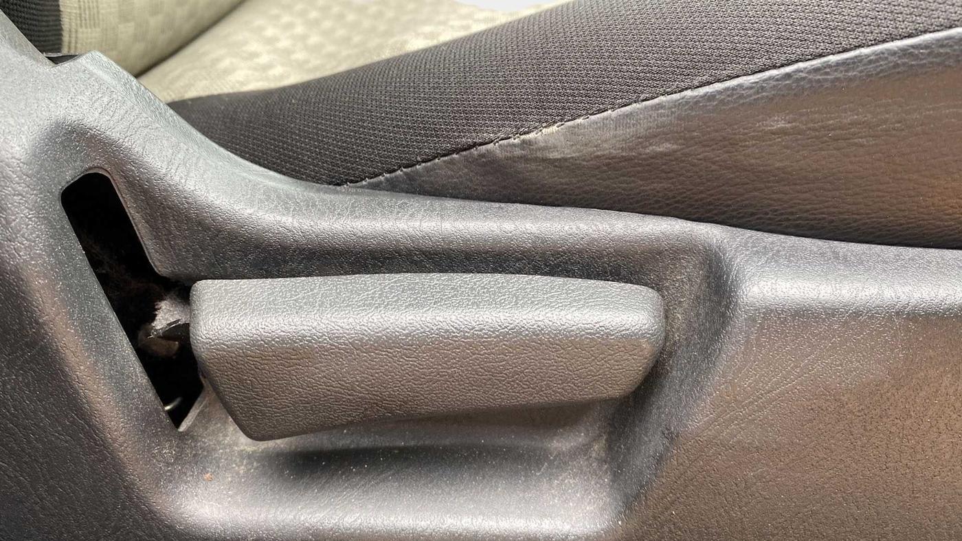2019 Maruti Alto VXI, Petrol, Manual, 18,060 km, Driver Side Adjustment Panel