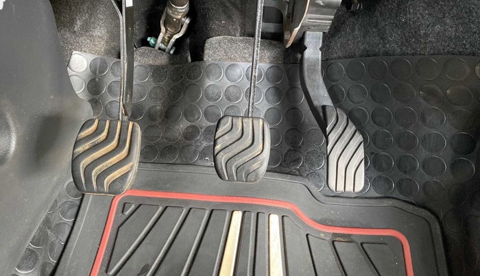 2021 Datsun Redi Go A, Petrol, Manual, 19,264 km, Pedals