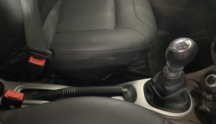2019 Renault Duster 110 PS RXZ 4X4 MT DIESEL, Diesel, Manual, 35,331 km, Gear Lever