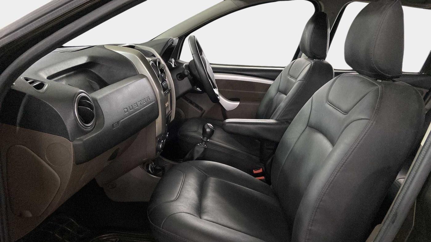 2019 Renault Duster 110 PS RXZ 4X4 MT DIESEL, Diesel, Manual, 35,331 km, Right Side Front Door Cabin