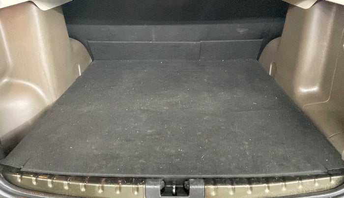 2019 Renault Duster 110 PS RXZ 4X4 MT DIESEL, Diesel, Manual, 35,331 km, Boot Inside