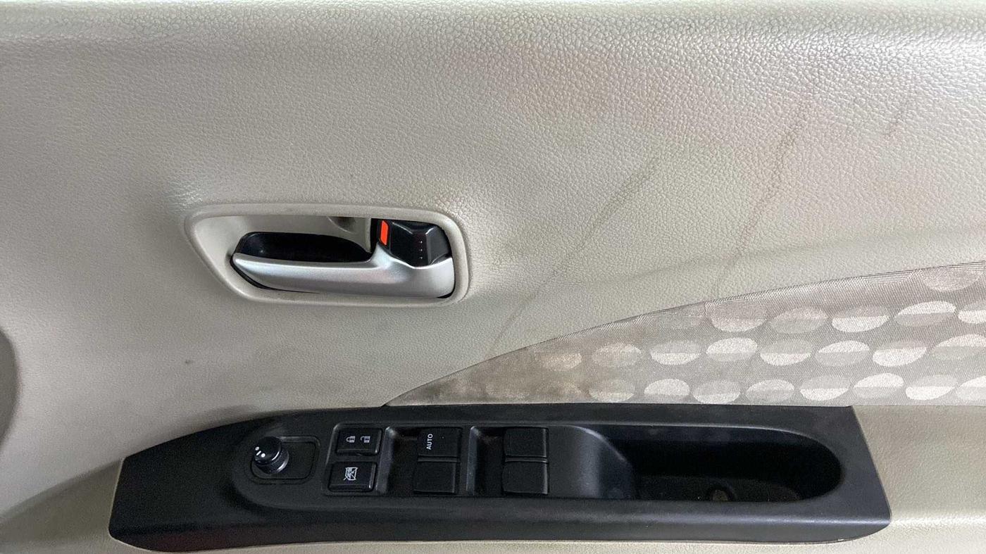 2016 Maruti Celerio ZXI, Petrol, Manual, 56,721 km, Driver Side Door Panels Control