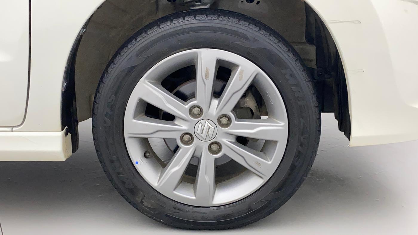 2015 Maruti Wagon R Stingray VXI, Petrol, Manual, 79,240 km, Right Front Wheel