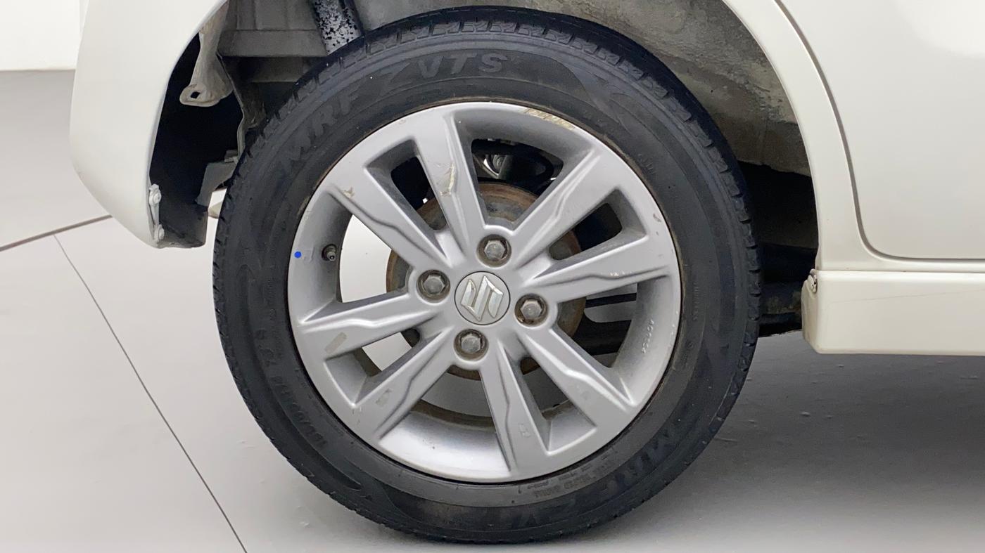 2015 Maruti Wagon R Stingray VXI, Petrol, Manual, 79,240 km, Right Rear Wheel