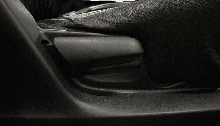 2017 Maruti Swift VXI, CNG, Manual, 85,416 km, Driver Side Adjustment Panel