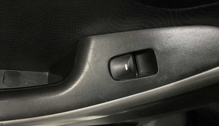 2016 Hyundai New Elantra 1.8 SX AT VTVT, Petrol, Automatic, 94,329 km, Left front window switch / handle - Switch/handle not functional