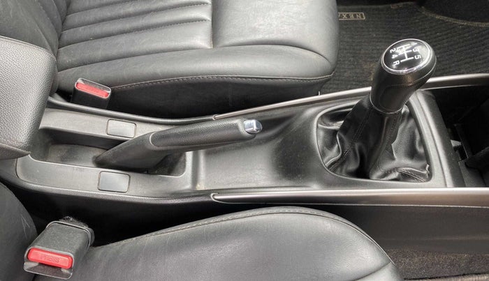 2019 Maruti Baleno ZETA DIESEL 1.3, Diesel, Manual, 49,616 km, Gear Lever