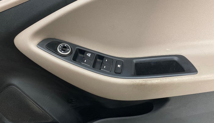 2017 Hyundai Elite i20 MAGNA EXECUTIVE 1.2, Petrol, Manual, 78,662 km, Driver Side Door Panels Control