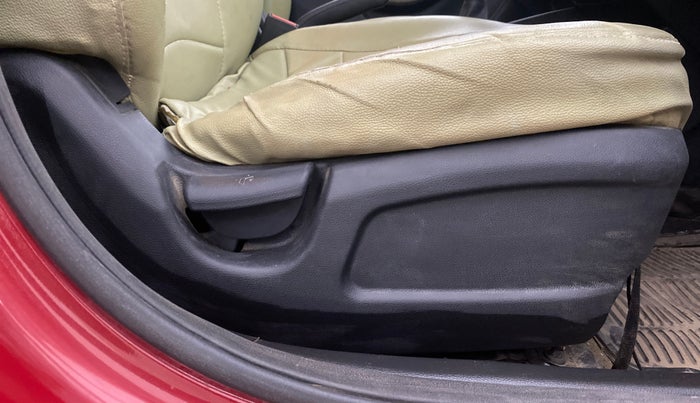 2017 Hyundai Elite i20 MAGNA EXECUTIVE 1.2, Petrol, Manual, 78,662 km, Driver Side Adjustment Panel