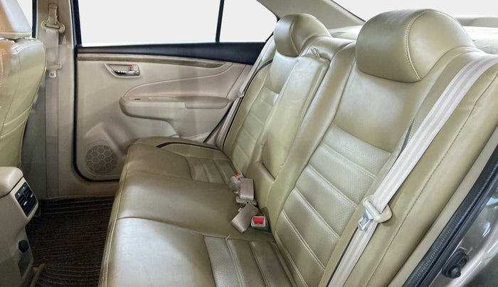 2020 Maruti Ciaz SIGMA 1.5 SHVS MT  PETROL, Petrol, Manual, 36,898 km, Right Side Rear Door Cabin