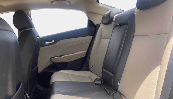 2018 Hyundai Verna 1.6 VTVT SX (O) AT, Petrol, Automatic, 63,115 km, Right Side Rear Door Cabin