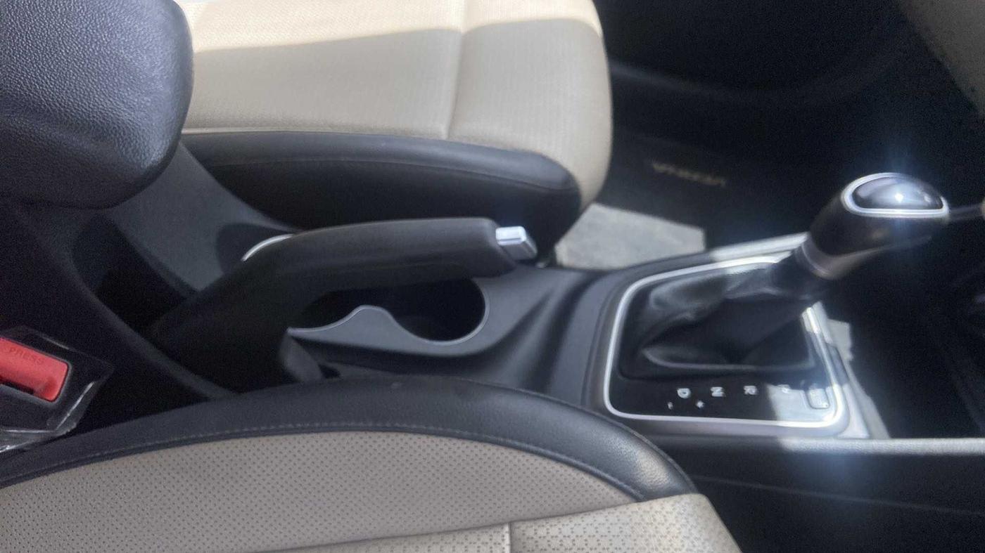 2018 Hyundai Verna 1.6 VTVT SX (O) AT, Petrol, Automatic, 63,115 km, Gear Lever