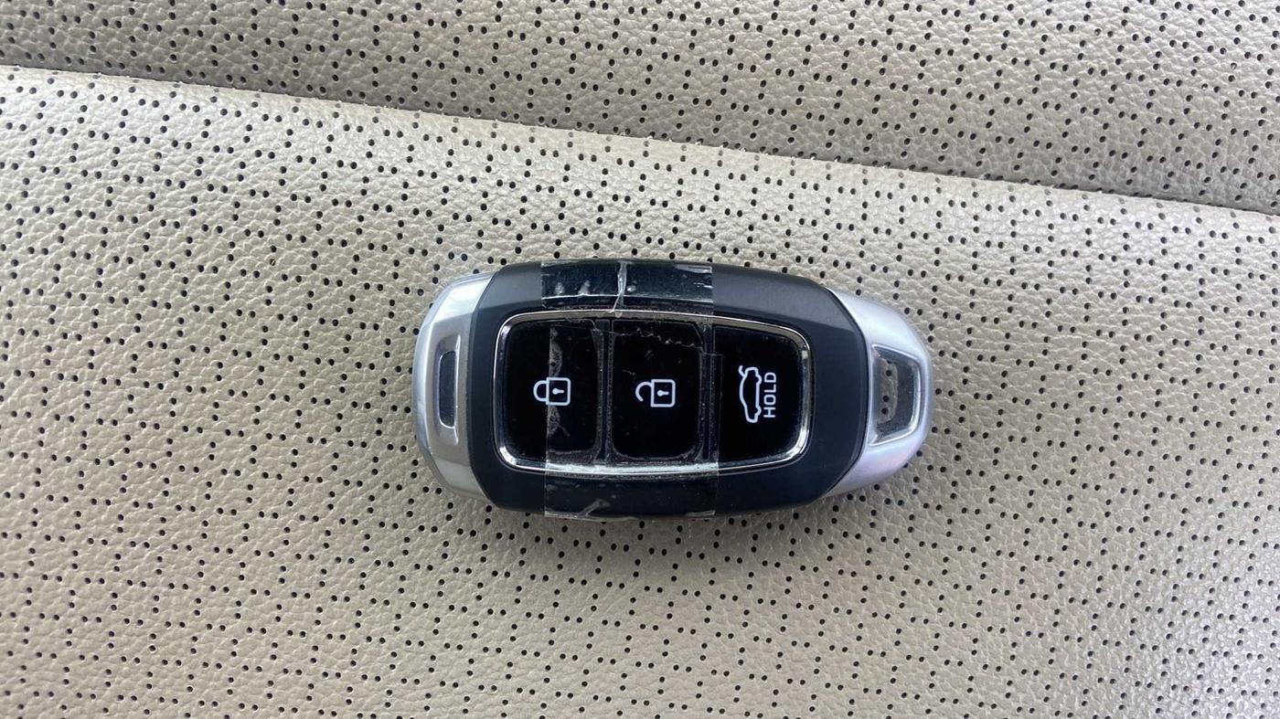 2018 Hyundai Verna 1.6 VTVT SX (O) AT, Petrol, Automatic, 63,115 km, Key Close Up