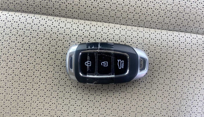 2018 Hyundai Verna 1.6 VTVT SX (O) AT, Petrol, Automatic, 63,115 km, Key Close Up