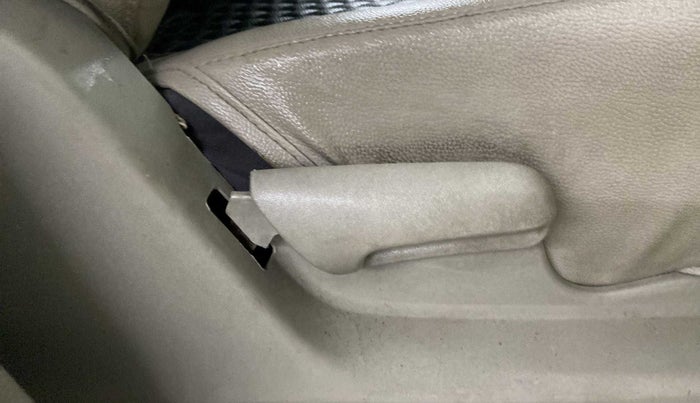 2017 Maruti Celerio VXI CNG, CNG, Manual, 54,712 km, Driver Side Adjustment Panel