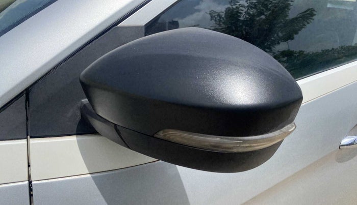2019 Tata NEXON XMA PETROL, Petrol, Automatic, 32,072 km, Left rear-view mirror - Indicator light not working
