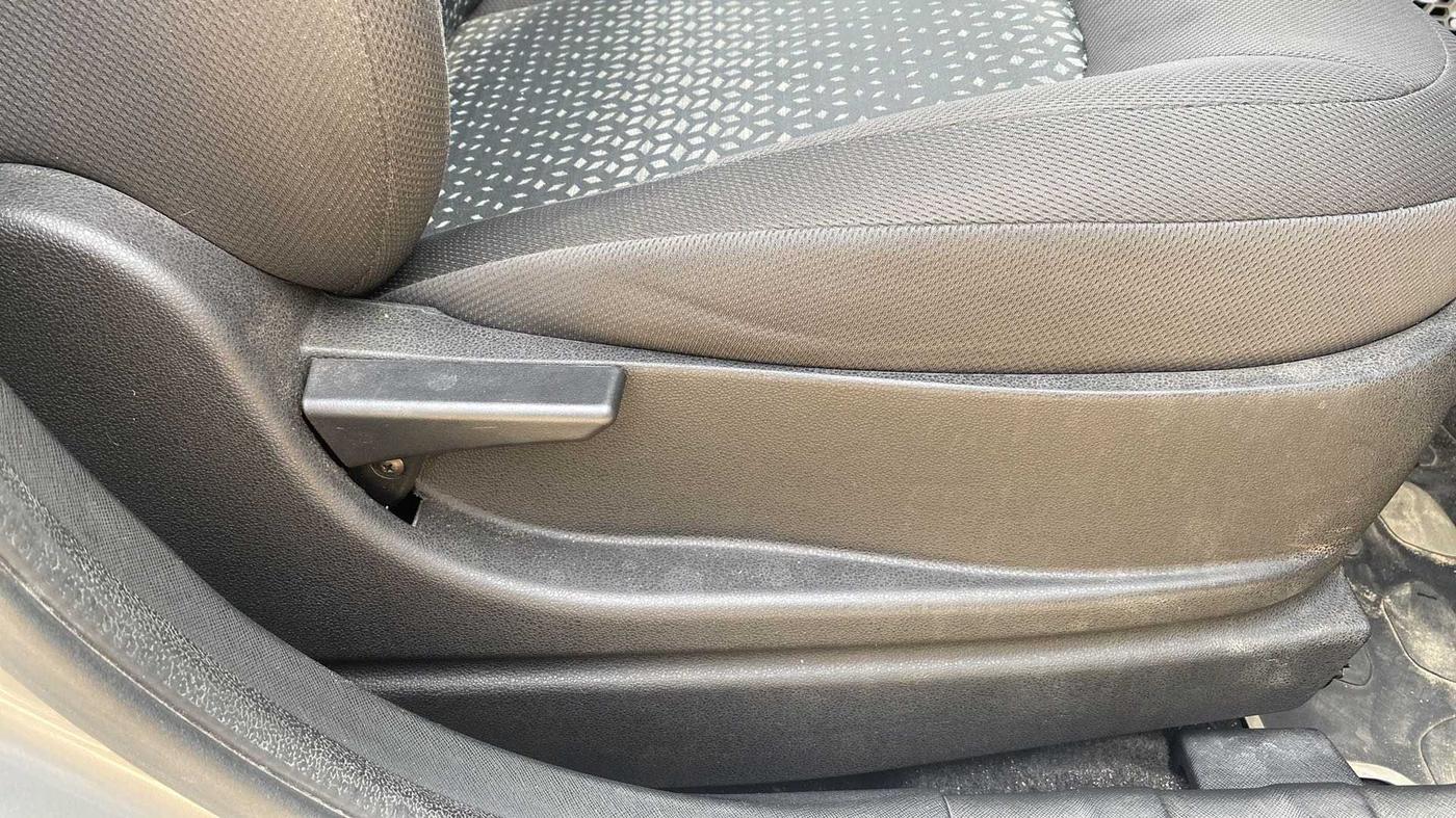 2019 Tata NEXON XMA PETROL, Petrol, Automatic, 32,072 km, Driver Side Adjustment Panel