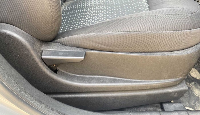 2019 Tata NEXON XMA PETROL, Petrol, Automatic, 32,072 km, Driver Side Adjustment Panel