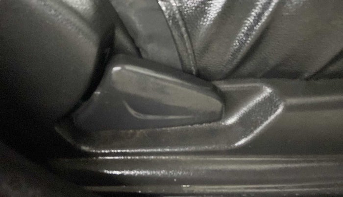 2018 Renault Kwid RXT 1.0 AMT (O), Petrol, Automatic, 18,845 km, Driver Side Adjustment Panel