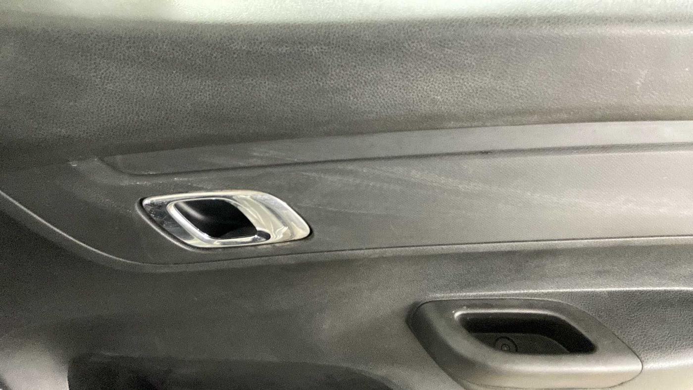 2019 Renault Kwid RXT 1.0 (O), Petrol, Manual, 3,646 km, Driver Side Door Panels Control