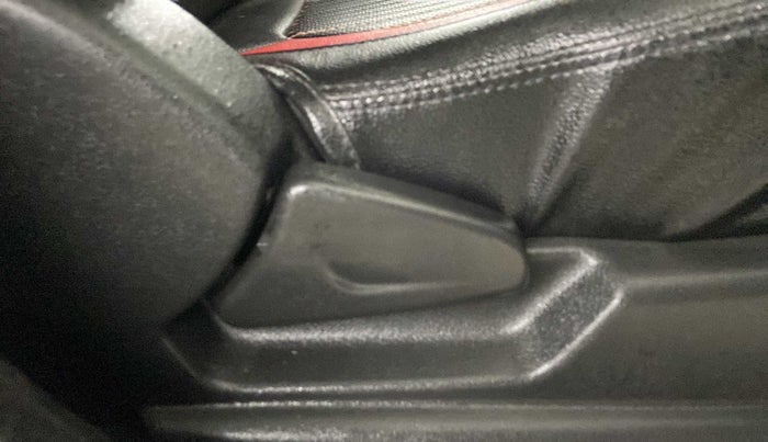 2019 Renault Kwid RXT 1.0 (O), Petrol, Manual, 3,646 km, Driver Side Adjustment Panel