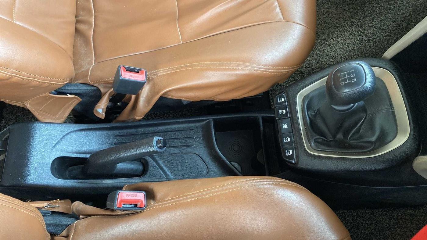 2019 Hyundai NEW SANTRO SPORTZ MT, Petrol, Manual, 33,246 km, Gear Lever