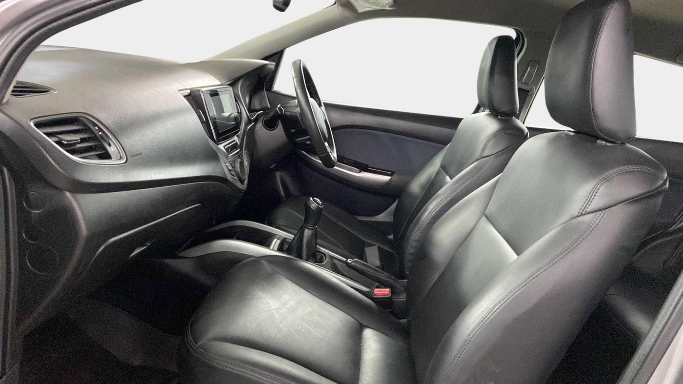 2021 Maruti Baleno ALPHA PETROL 1.2, CNG, Manual, 50,253 km, Right Side Front Door Cabin